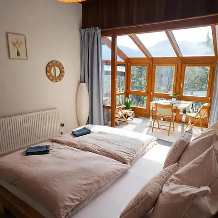 Couette-café Mountain View Mit Sonnigem Wintergarten